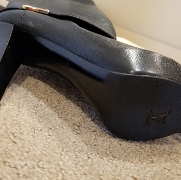 LADIES SIZE 7 NEVER WORN LOUIS VUITTON BOOTS - Picture 3 of 7